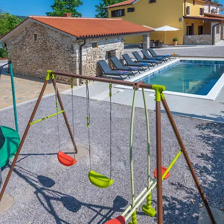 度假居 Biba, A Seaside Hideaway With A Pool Ubasico