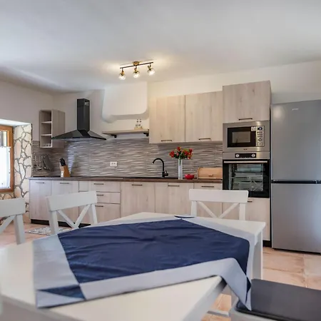 Biba, A Seaside Hideaway With A Pool Ubasico