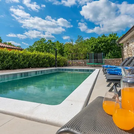 Biba, A Seaside Hideaway With A Pool * Ubasico