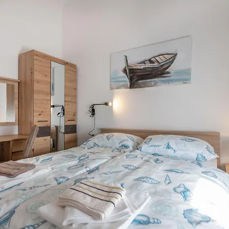 Biba, A Seaside Hideaway With A Pool *