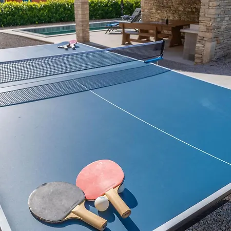 Biba, A Seaside Hideaway With A Pool 度假居 *