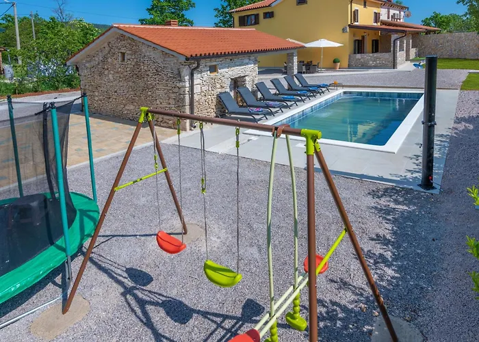 Semesterbostad Biba, A Seaside Hideaway With A Pool Ubasico