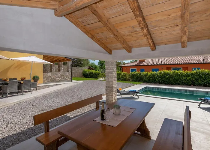 Semesterbostad Biba, A Seaside Hideaway With A Pool Ubasico