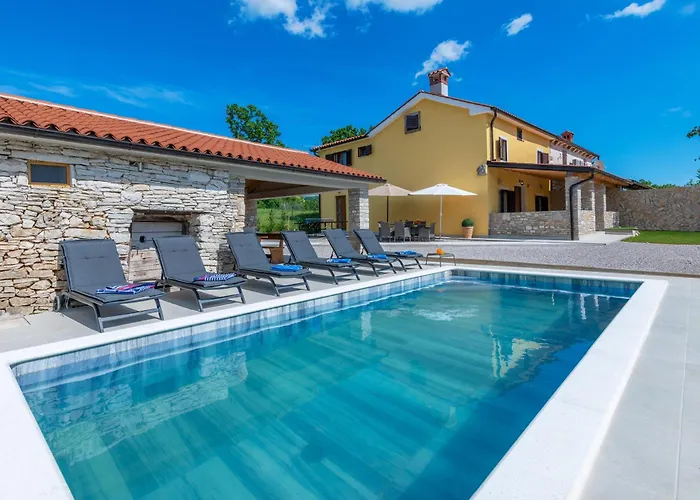 Semesterbostad Biba, A Seaside Hideaway With A Pool Ubasico