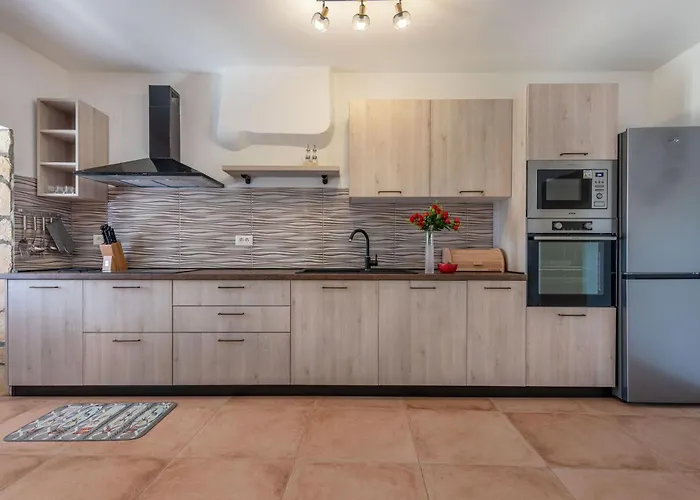 Semesterbostad Biba, A Seaside Hideaway With A Pool *