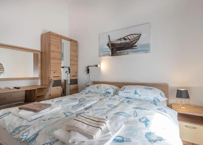 Biba, A Seaside Hideaway With A Pool *