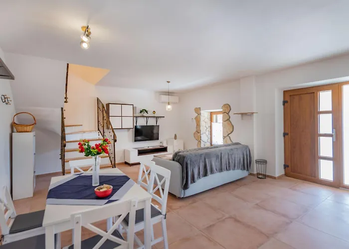 Biba, A Seaside Hideaway With A Pool Dom wakacyjny