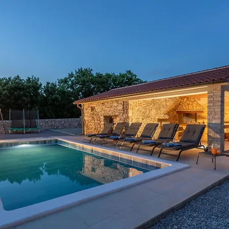 Ferienhaus Biba, A Seaside Hideaway With A Pool