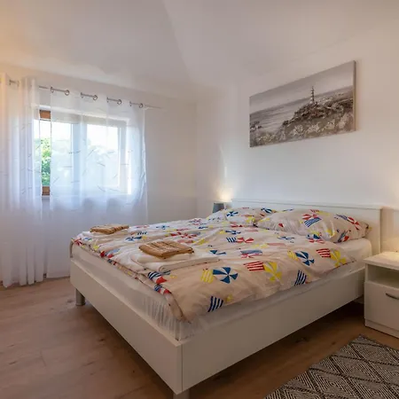 בית נופש Biba, A Seaside Hideaway With A Pool *